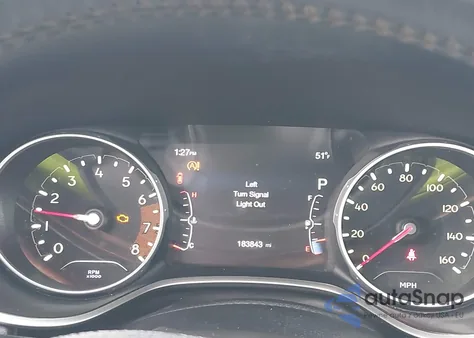 2018 Jeep Compass Latitude 4X4 из США, поврежденный, VIN 3C4NJDBB8JT360467